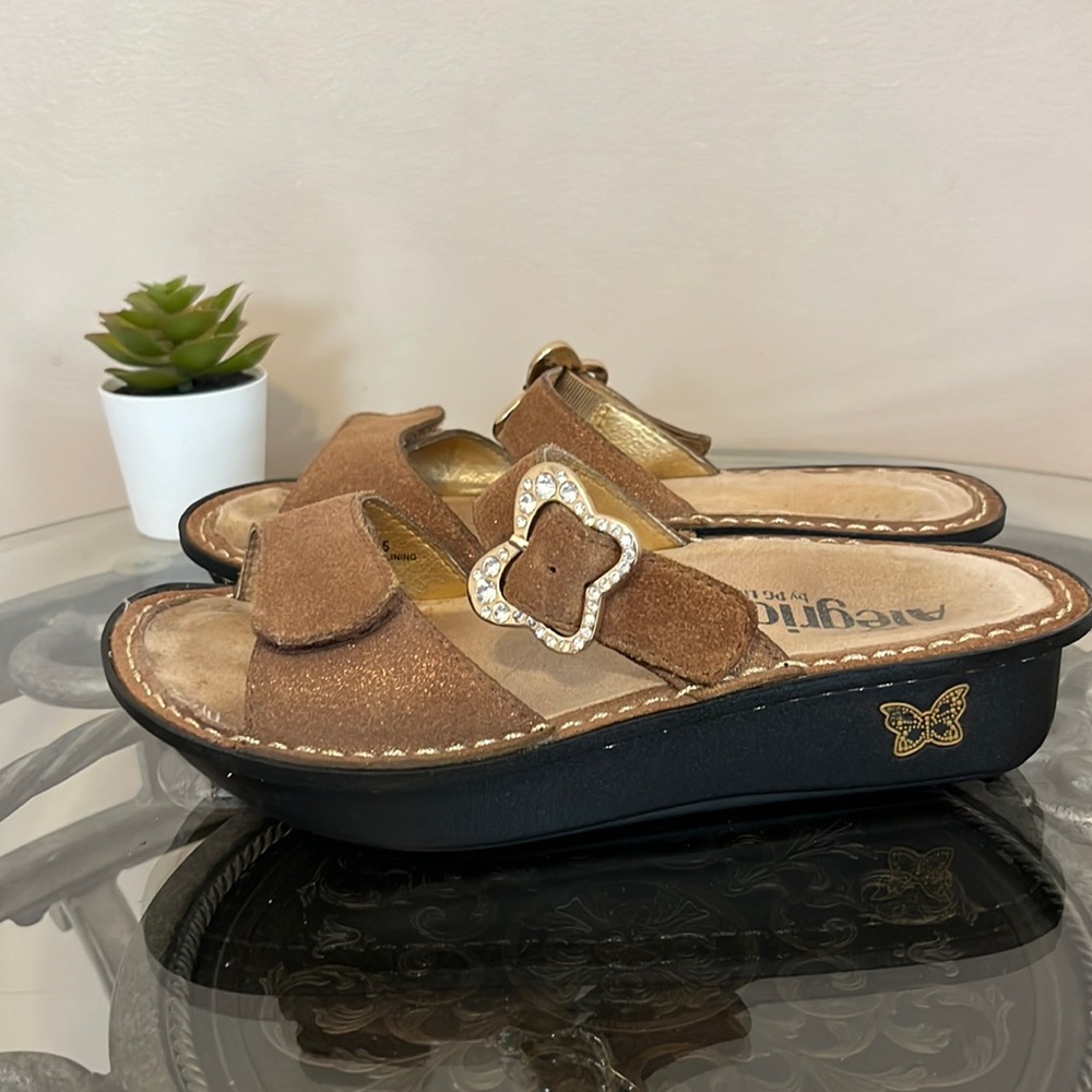 Alegria Sandals Butterfly Buckle Size 35 Bronze Metallic Leather Size 35‎